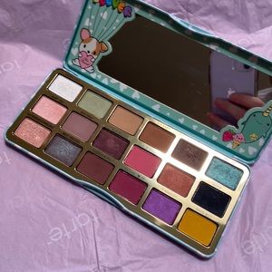 Too Faced Clover palette